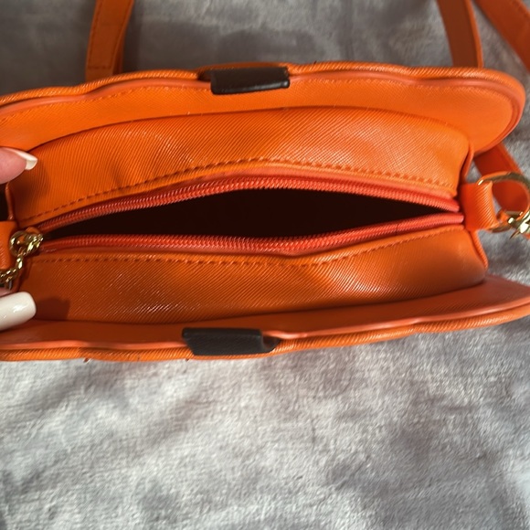 Brand new pumpkin purse - Picture 9 of 11